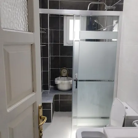 아파트 Luxury With Full Sea Views, Only 100 Meters From The Sea 쿠사다시