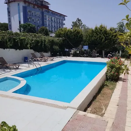Luxury With Full Sea Views, Only 100 Meters From The Sea Appartement *