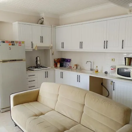 Luxury With Full Sea Views, Only 100 Meters From The Sea 아파트 *