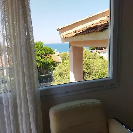 아파트 Luxury With Full Sea Views, Only 100 Meters From The Sea